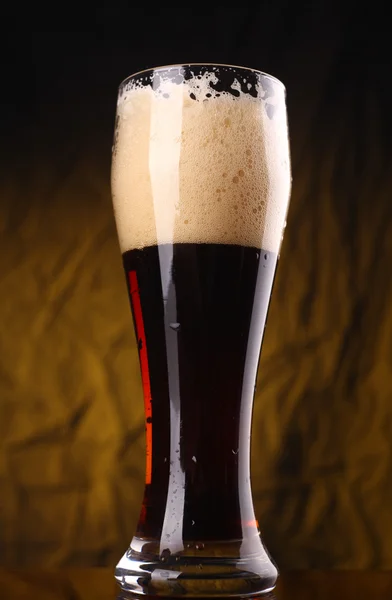 Glass of dark beer — Stock Photo, Image