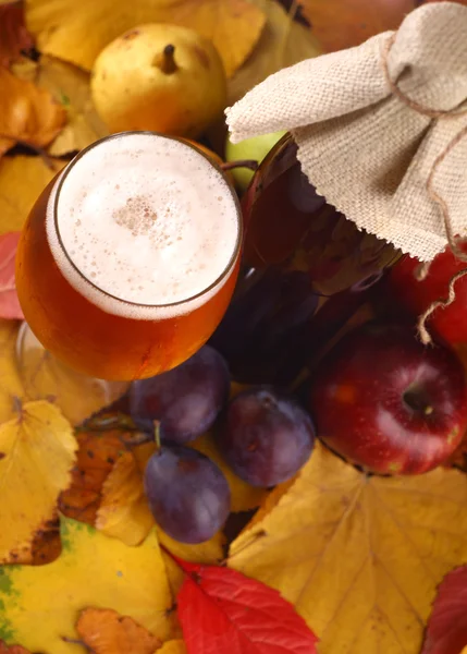 Herbstbier — Stockfoto