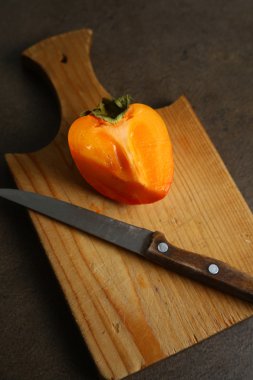 Trabzon hurması kesme