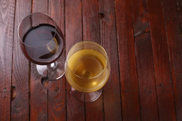 Wine on wood — Stock Photo, Image