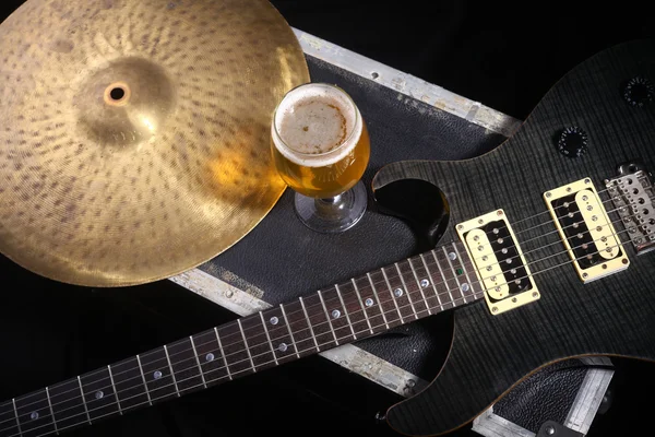 Bira ve müzik donanımları