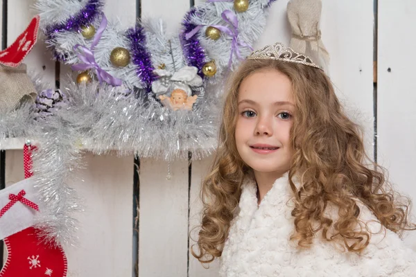 Little girl over fir tree — Stock Photo, Image