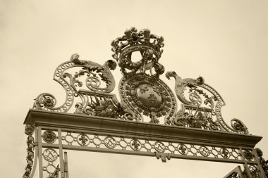 Gate Versailles