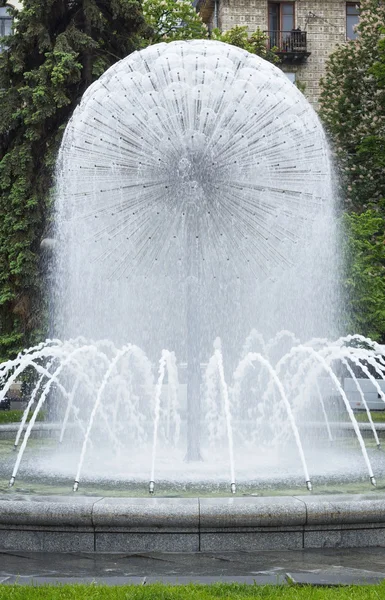 Fountain at Maydan Nezalezhnosti — Stock Photo, Image