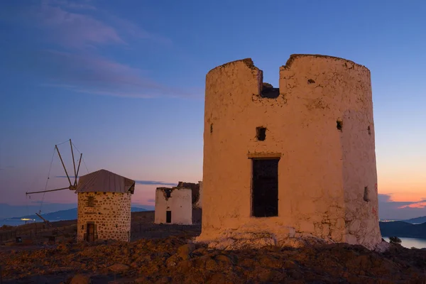 Türkiye Nin Bodrum Kentinde Yıkılmış Eski Bir Yunan Rüzgar Değirmeninin — Stok fotoğraf