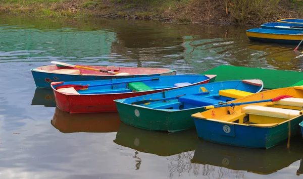 Bunte Holzboote Vermieten Lokalen Park Kiew Ukraine — Stockfoto