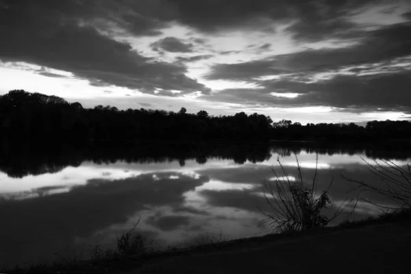 Mlack Och Vit Bild Fantastisk Solnedgång Landskap Dnipro Floden Vid — Stockfoto