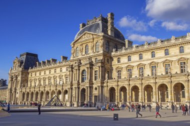 Louvre