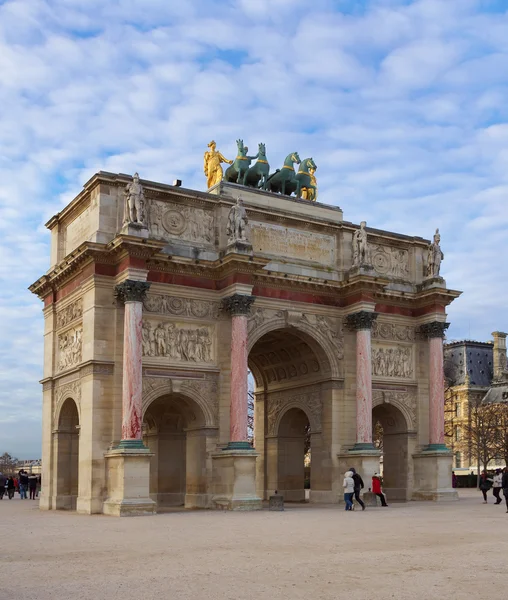 Triomfboog vlakbij het Louvre — Stockfoto