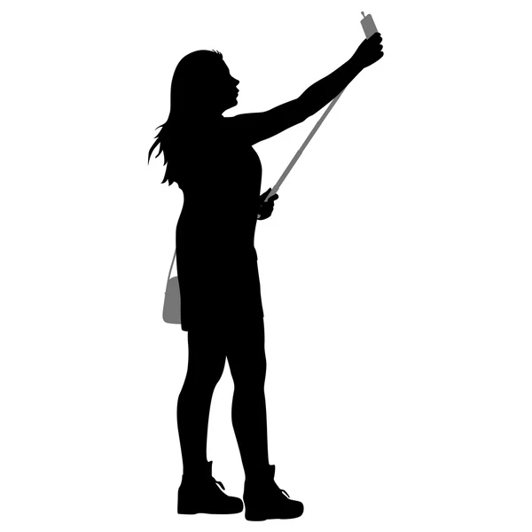 Siluetas mujer tomando selfie con teléfono inteligente sobre fondo blanco. Ilustración vectorial — Vector de stock