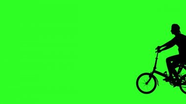 Sağdan sola ekran üzerinden geçen motorcu. Yeşil ekran görüntüleri. animasyon.