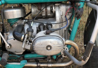 Yeni motor traktör. Tarım makineleri