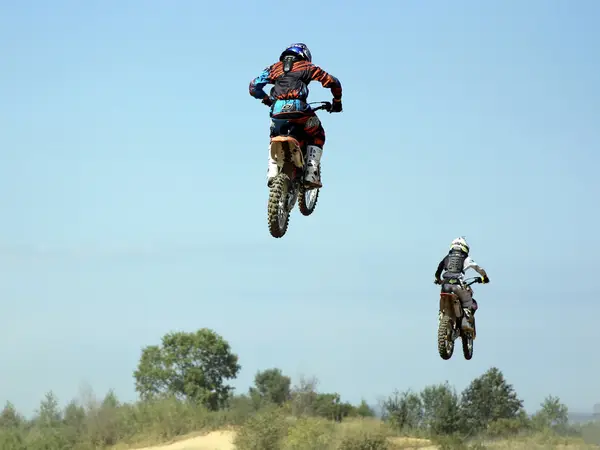 ARSENYEV, RÚSSIA - AGO 30: Cavaleiro participa na rodada de t — Fotografia de Stock