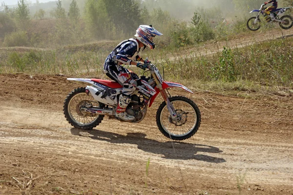 Arsenyev, russland - aug 30: rider nimmt an der runde von t teil — Stockfoto