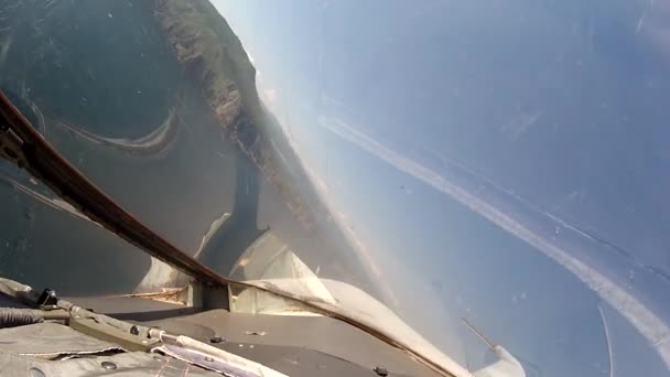 Vuelo sobre vista al mar desde el avión de cabina . — Vídeos de Stock