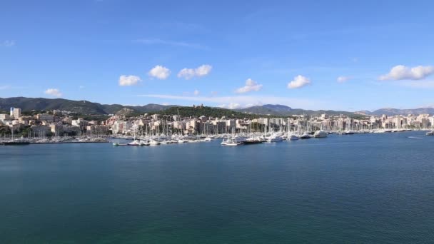 Порт Пальма-де-Майорка снят с круизного лайнера — стоковое видео