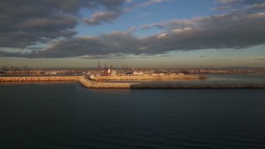 şehirler, kentsel, kule, mimari, manzarası, cityscape, sahne, binalar, yer, dış, gökyüzü, bölge, yapı, ünlü, inşa, şehir, seyahat, yaşam, yüksek, renkler, görünümü, yerler, kültür, uzun boylu, Avrupa, açık havada, sokak, hava, yapılmış, aydınlık