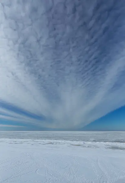 Vinter snö havet Östersjön Lettland Saulkrasti — Stockfoto