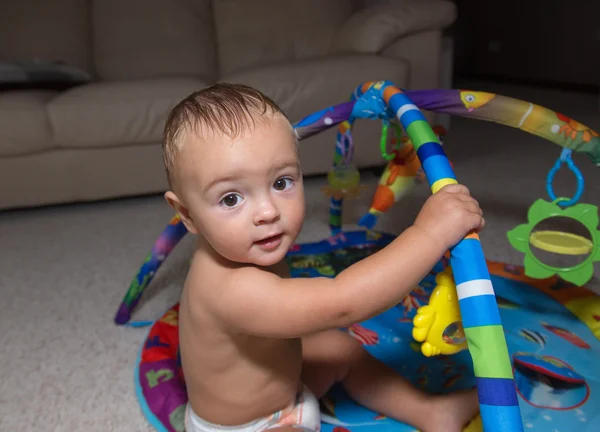 Vrij kleine babyjongen — Stockfoto