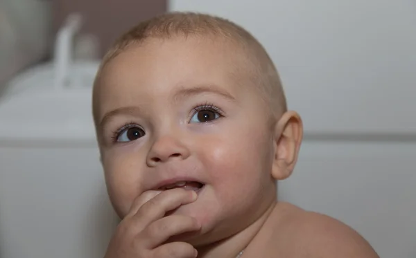 Hübscher kleiner Junge — Stockfoto