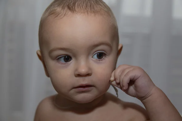 Söt liten pojke — Stockfoto