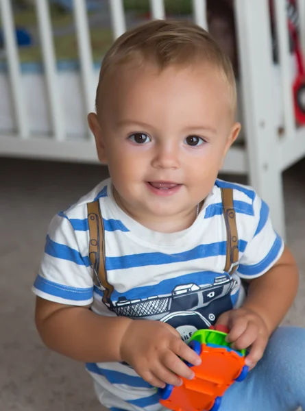 Vrij kleine babyjongen — Stockfoto