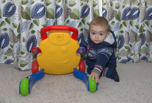 Vrij kleine babyjongen — Stockfoto