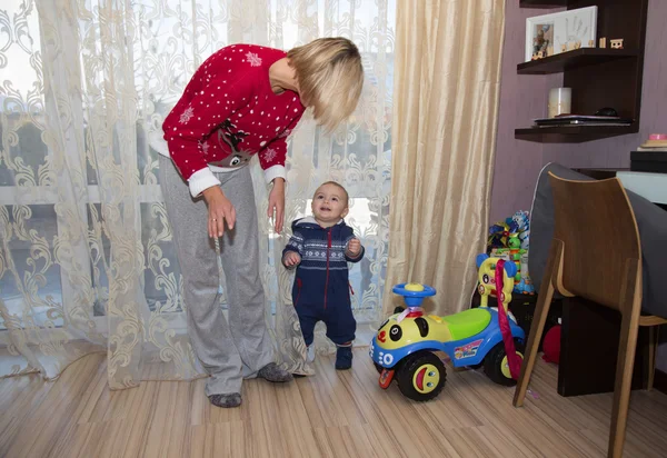 Vrij kleine babyjongen — Stockfoto