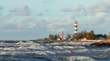 Baltık deniz plajı yaz dalgaları jurmala latvia