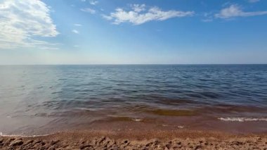 Baltık deniz plajı yaz dalgaları jurmala latvia