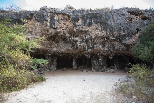 ボネール島の洞窟 — ストック写真