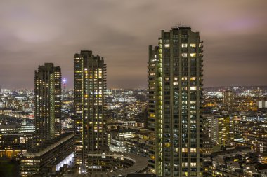 Barbican ve şehir afrer koyu