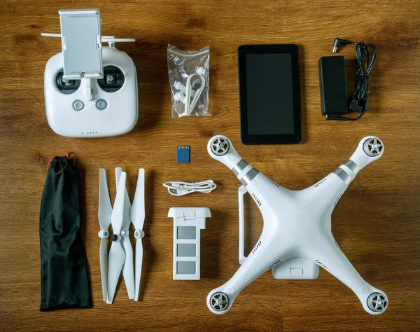 Drone quadcopter tam bir set ile — Stok fotoğraf