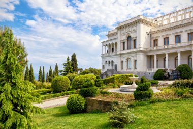 Yalta şehir, Crimea yakınlarındaki Livadia Sarayı. Livadia Sarayı son Rus Çarı, Nicholas II bir yaz geri çekilme olduğunu. Yalta Konferansı orada 1945'te gerçekleşti.