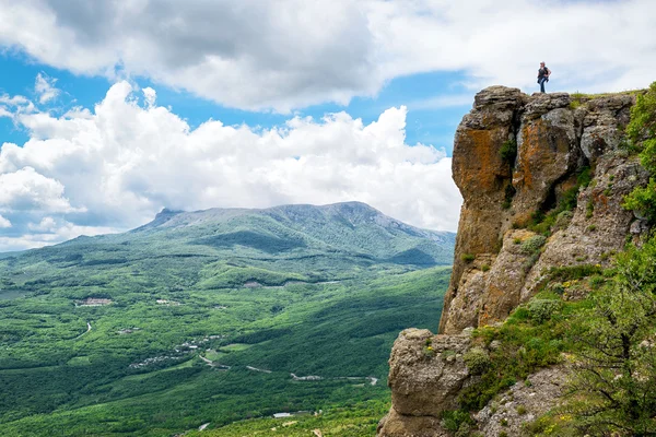 A Demerdji hegyen, Crimea turisztikai — Stock Fotó