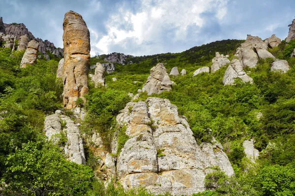 Formacje Demerdji góry, Crimea — Zdjęcie stockowe