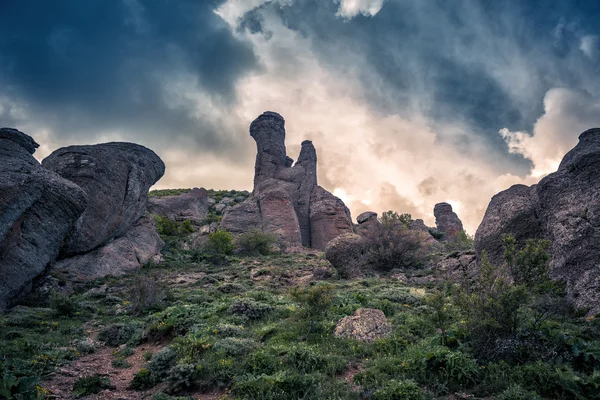 Hayaletler - kaya oluşumları Demerdji dağ Vadisi — Stok fotoğraf