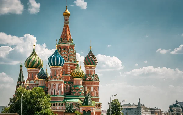 Catedral de São Basílio na Praça Vermelha em Moscou — Fotografia de Stock