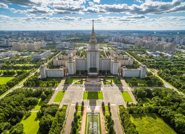 Вид с воздуха на МГУ — стоковое фото