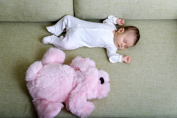 Baby Sleeps Room Infant Dreams Couch Home Top View Sleeping — Stock Photo, Image