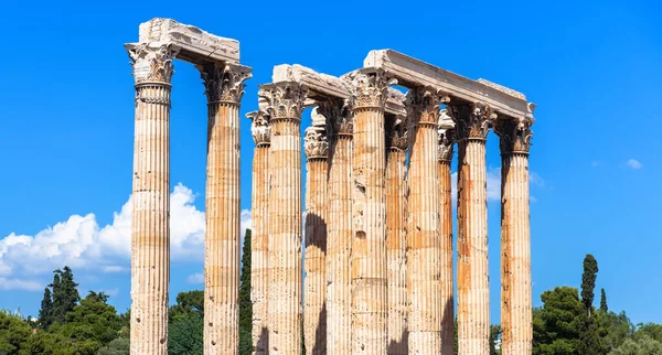 希腊宙斯神庙 希腊雅典宏伟的古代遗迹 它是雅典的最高地标之一 雅典市中心著名的奥林匹克宙斯建筑的伟大古典柱 历史概念 — 图库照片