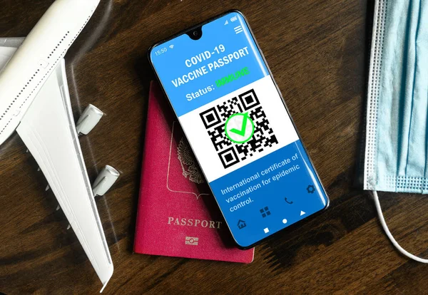 Pasaporte Digital Salud Vacunación Covid Teléfono Móvil Para Viajes Aplicación —  Fotos de Stock