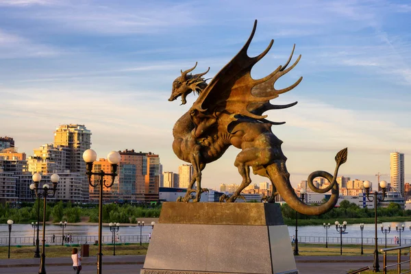 Kasan Russland Juni 2021 Statue Des Drachen Zilant Hochzeitspalast Familienzentrum — Stockfoto