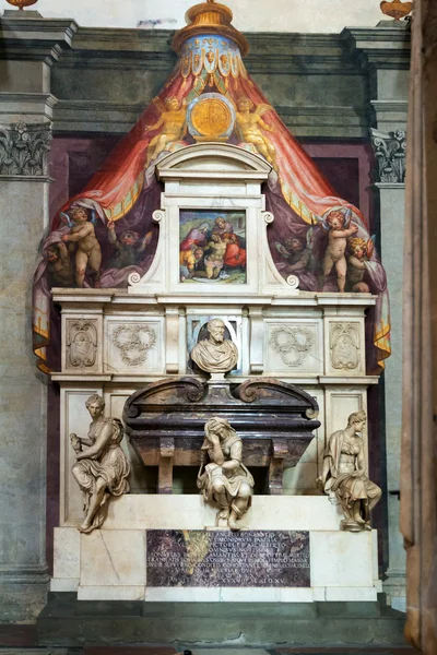 Tumba de Miguel Ángel en la Basílica de Santa Croce de Florencia —  Fotos de Stock