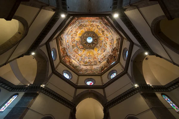 Cúpula de la Basílica de Santa Maria del Fiore en Florencia — Foto de Stock