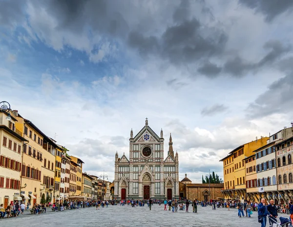 Náměstí a baziliky santa croce ve Florencii — Stock fotografie