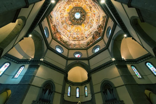 Cúpula de la Basílica de Santa Maria del Fiore en Florencia — Foto de Stock