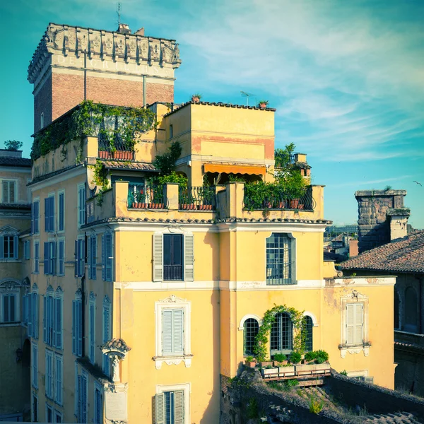 Beautiful old house near the Forum of Trajan in Rome — Stock Photo, Image