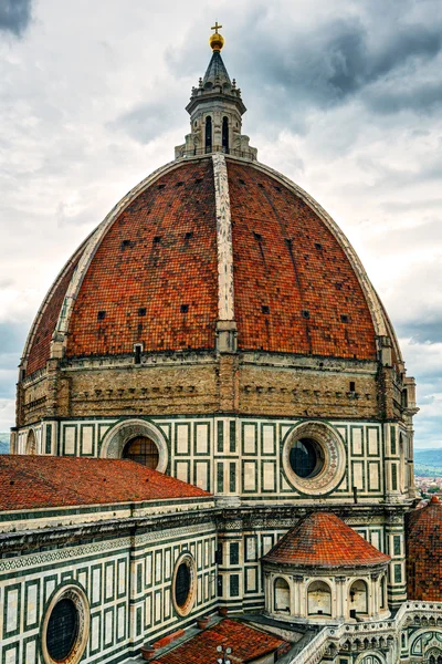 Die Basilika der Heiligen Maria von der Blume in Florenz, Italien — Stockfoto