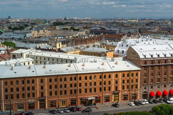 Widok z Placu Ratuszowego od St. Isaac's Cathedral, Federacja Rosyjska — Zdjęcie stockowe